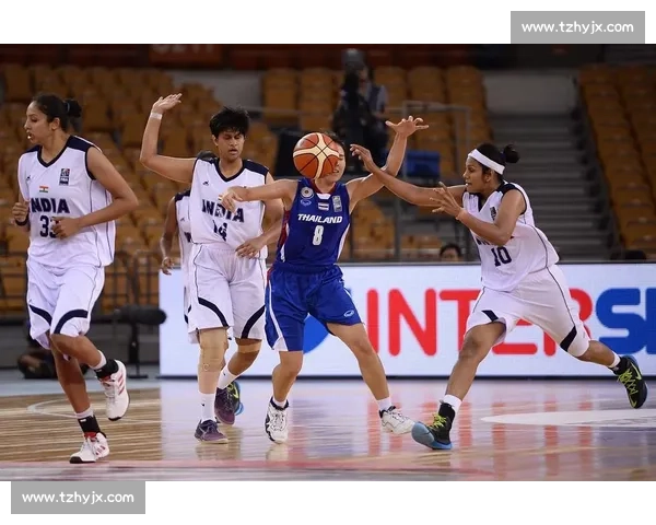 日本女篮顽强拼搏挑战美国女篮 强强对决激烈角逐展现篮球魅力