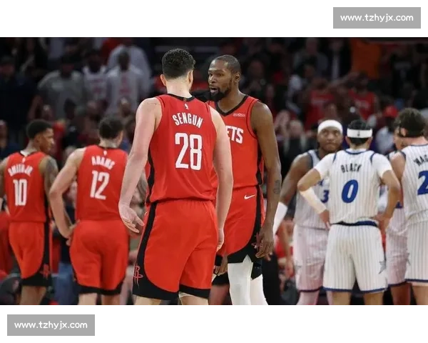 火箭队迎战快船激战不断 关键时刻谁能脱颖而出决定胜负